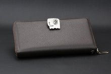 Load image into Gallery viewer, Elephant Garden Men&#39;s Litchi Grain Leather Zip-Around Wallet with Graffiti Logo - W66518